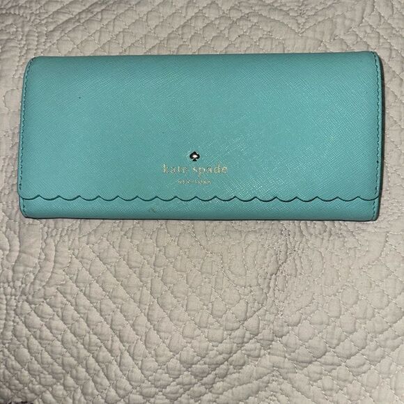 Kate Spade 'Cape Drive' Cindy Wallet - Picture 1 of 6